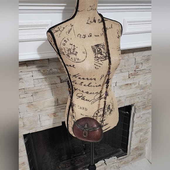 Maya Evangelista Hard Resin Cross Body Bag with Removable Beaded Strap - Picture 14 of 16